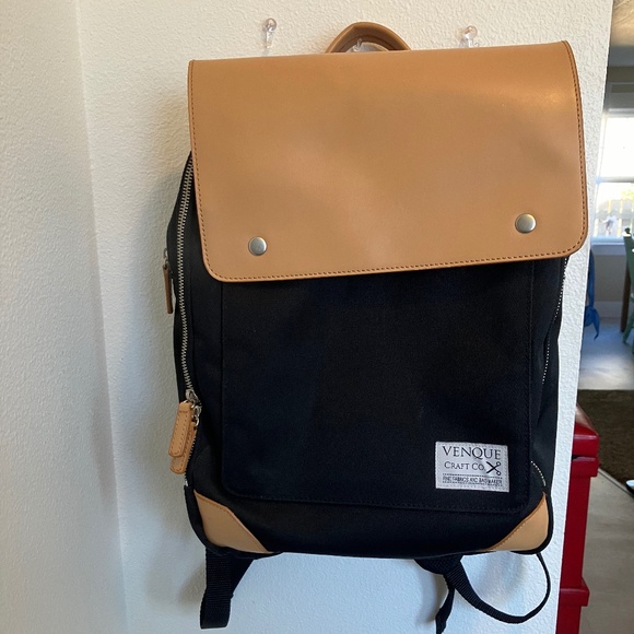 Venque backpack (retired) - Picture 1 of 4